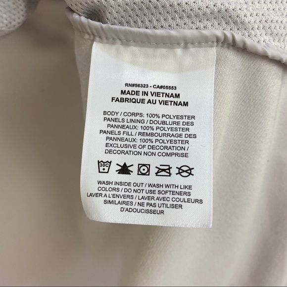 ✖️SOLD✖️•NIKE• Essential Quilted Running Vest - Picture 9 of 13